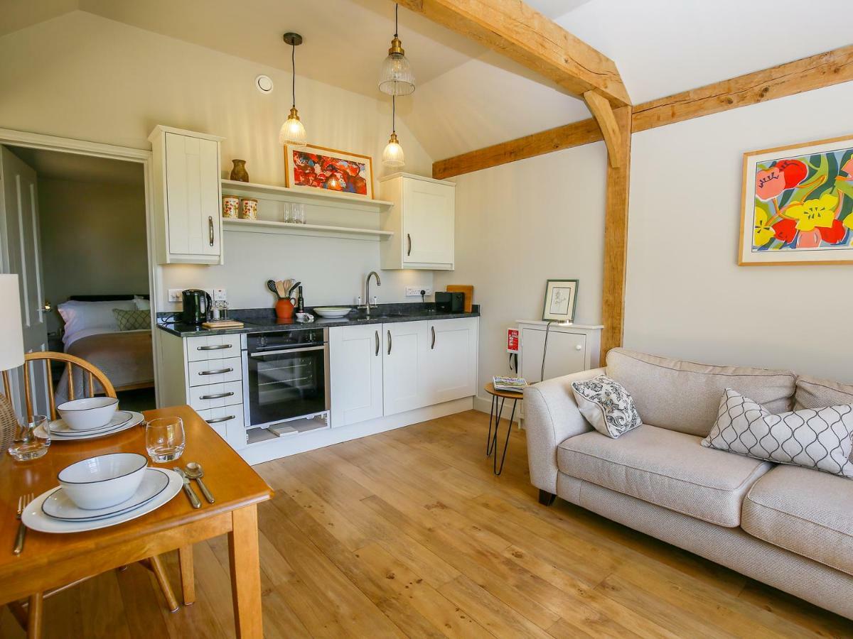 The Lodge At Mortons Malmesbury Eksteriør billede